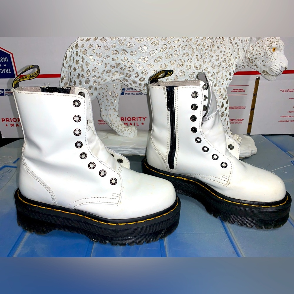DR MARTENS WHITE JADON BOOT SMOOTH LEATHER PLATFORMS LADIES SIZE 5 US - Picture 2 of 16